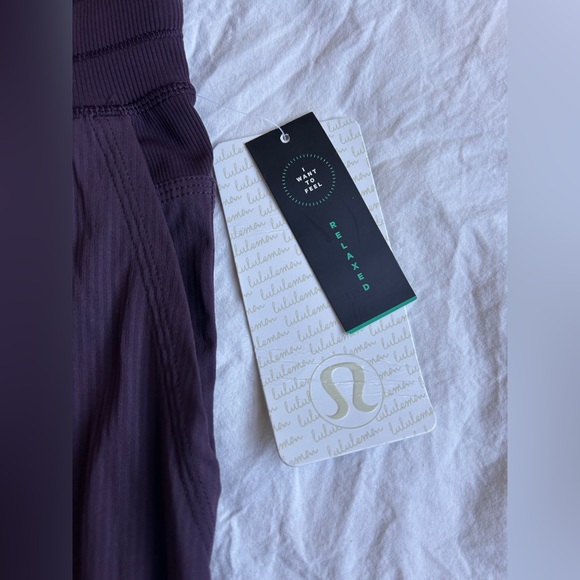 NWT Lululemon Dance Studio Crop II Black Cherry Size 4 - Picture 11 of 12